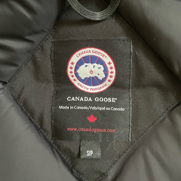 Canada goose Victoria Parker in size small. - Picture 9 of 11